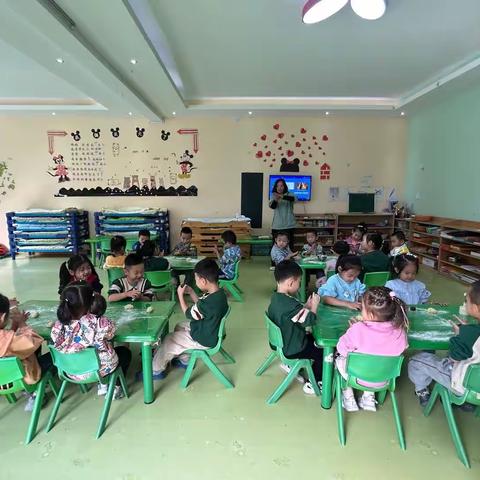 东城幼儿园芽芽二班贺中秋迎国庆活动
