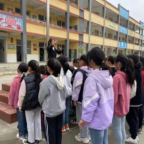 “马兰花开遍太行山”活动 年级合唱歌曲    ——黄石口小学