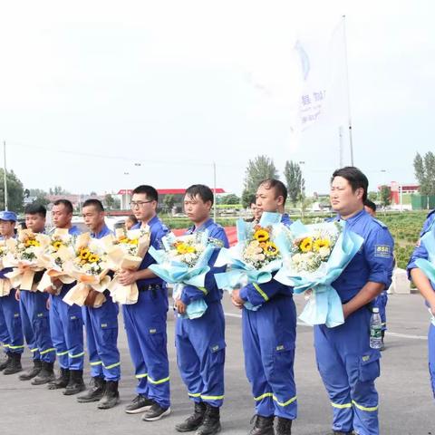 洪水中的那片蓝天蓝