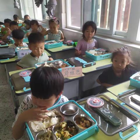 以梦为马，不负韶华——继黄集实验小学一年级就餐！