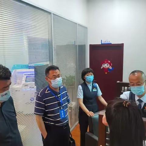区分行渠道部特荣副总经理带队调研包头分行百佳网点创建工作