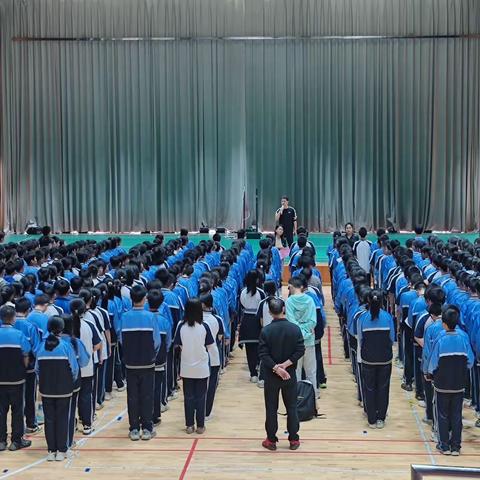 学习先进 崇尚先进 争当先进   --苏园中学七年级学情调研表彰会