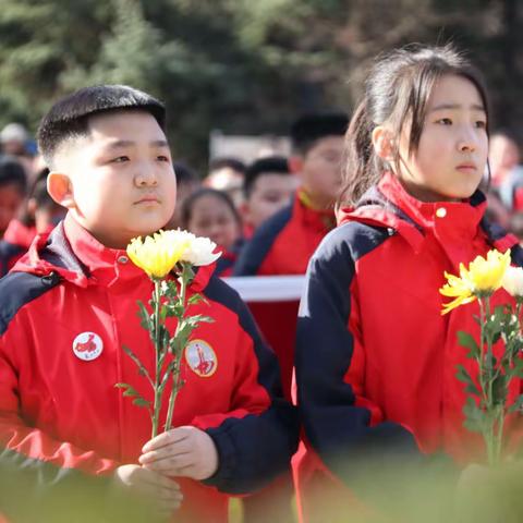 【和平德育】缅怀革命先烈 赓续红色血脉——和平小学清明节祭扫烈士陵园主题活动