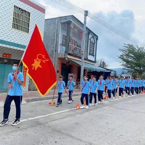 缅怀革命先烈，弘扬爱国精神----田仔中心小学清明节祭扫革命烈士墓活动简讯