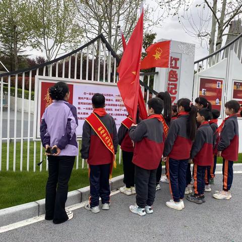 “缅怀革命先烈   珍惜幸福生活”——龙湖镇柏树刘完全小学清明节祭扫活动