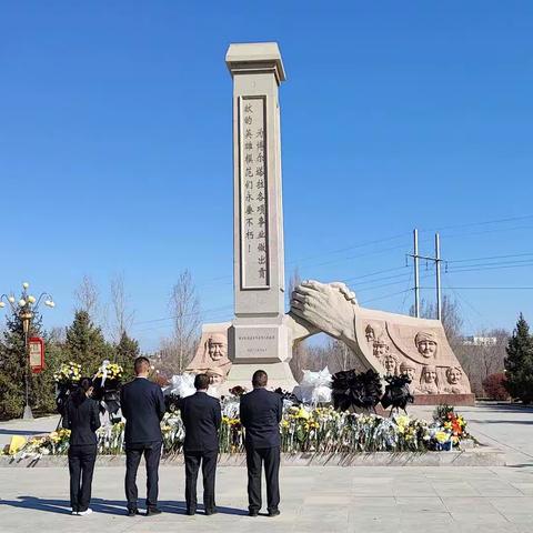 松柏岁长青，清明寄哀思