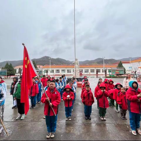 灵空山镇柏子小学开展“传承红色基因   清明节祭英烈”主题系列活动