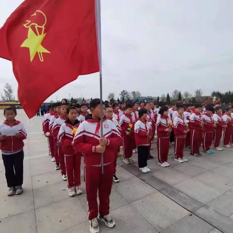 全环境立德树人——武胜桥镇北城小学清明节扫墓活动