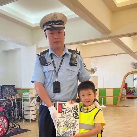 中和第三幼儿园---交警入校园，安全护成长活动