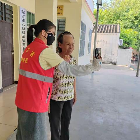 贴心服务为老人，上门认证暖人心