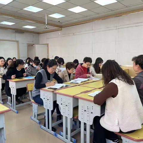 落实“双减”政策    提高教研质量 ——银滩路小学高年段语文集体备课活动