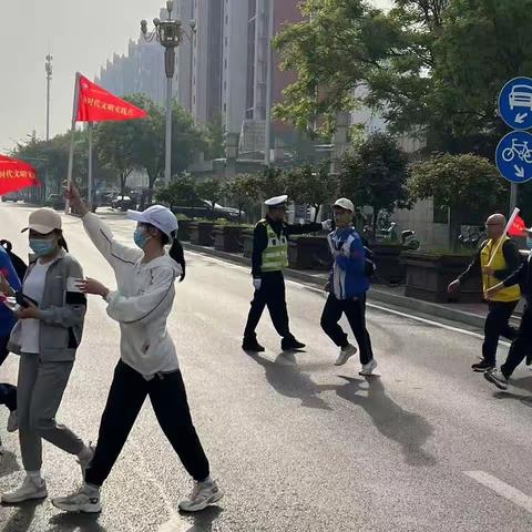 学生春游踏青，交警全力护航