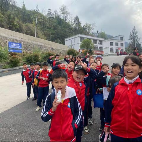 铜仁市碧江区正光小学四年级1班百花渡“厨神争霸·挑战自我”研学活动