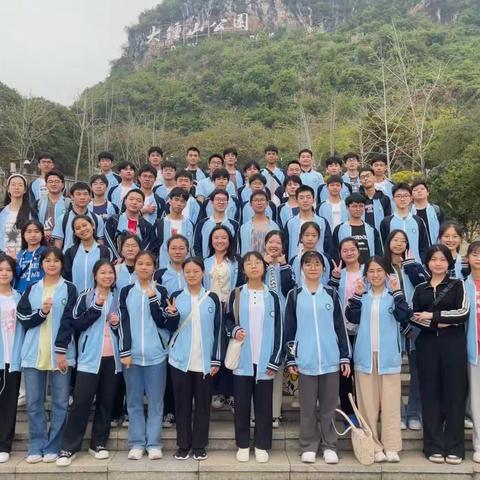 贺州二高2011班学雷锋活动总结