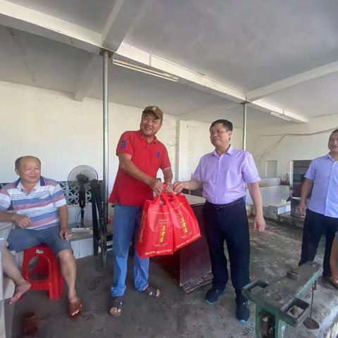 海胶集团中建分公司开展“夏送清凉”活动