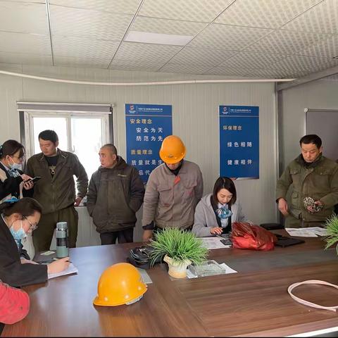 本溪分行营业部青年突击队开卡进企业，服务暖人心