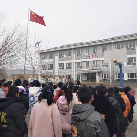 营房小学“铭记先烈功勋，传承红色基因”清明节主题活动