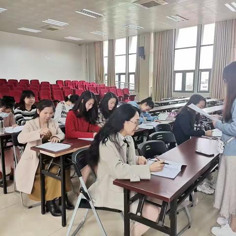 “教”无涯，“研”无尽 ——记黄山小学数学组教研活动