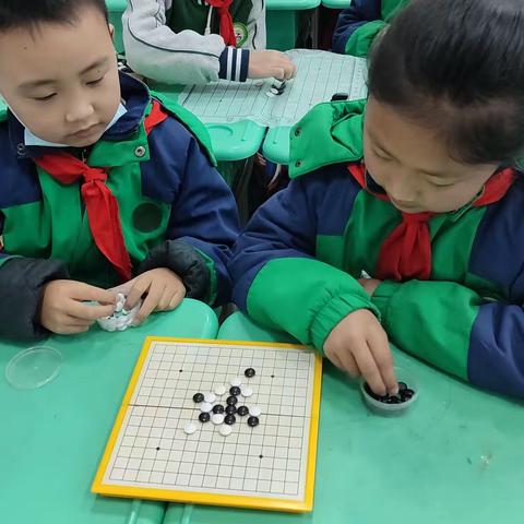 特色活动——五子棋 乐平市第三小学三（四）班