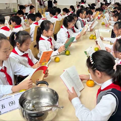 行餐饮之礼 做博雅少年---记宿苏外五9班“最美餐桌”评比活动