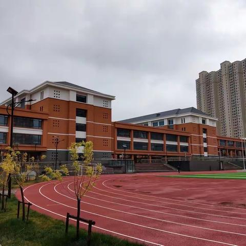 家长进济南高新区金谷小学