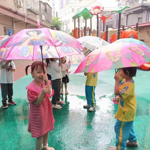 艺韵龙津幼儿园小一班《下雨的日子》主题花絮