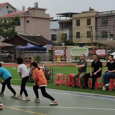 春风沐雨润心田，示范引领共成长         ——坂里中心小学开展乡村小学校长示范课活动