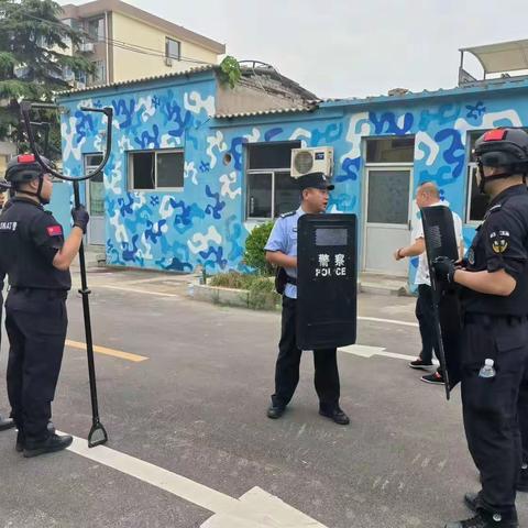 精练“最小”作战单元 提升“最大”安全保障，藁城特巡警大队开展最小作战单元应急处置演练