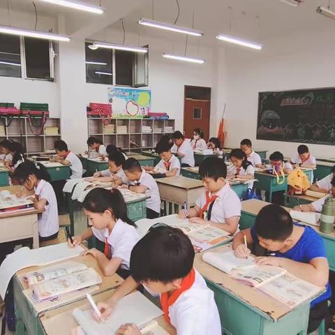 阳泉十中小学部四年级“英语书法”社团活动记录