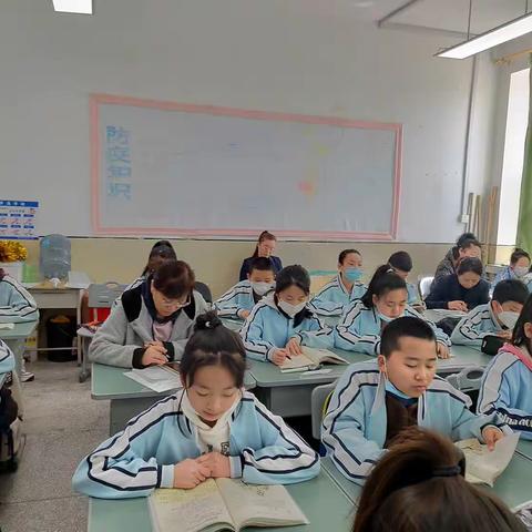 实验小学：千锤百炼练技能“青蓝工程”展风采——实验小学分校“青蓝工程”教研活动