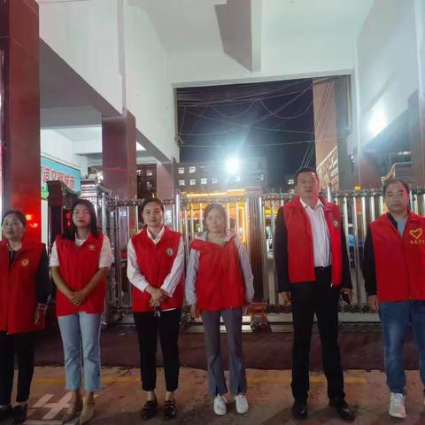 【爱心护学岗】校园门口的那抹风景——八年级二班护学岗纪实