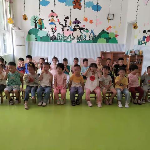 启迪幼儿园小班开学第一周生活缩影