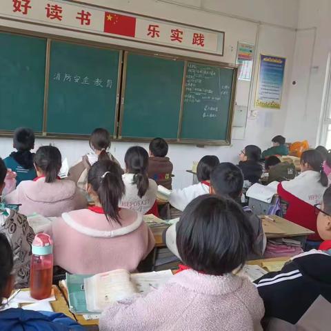 麦岭镇先锋小学消防安全防火，实战演练