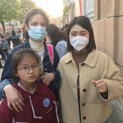 家访暖人心 沟通促成长——实验小学三（26）班家访活动报道