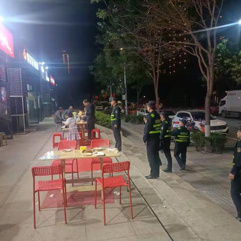 加强夜间管理 严查夜市烧烤