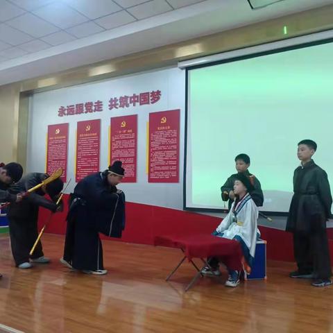 走进文本，美焕童心——四年级课本剧表演大赛初赛侧记