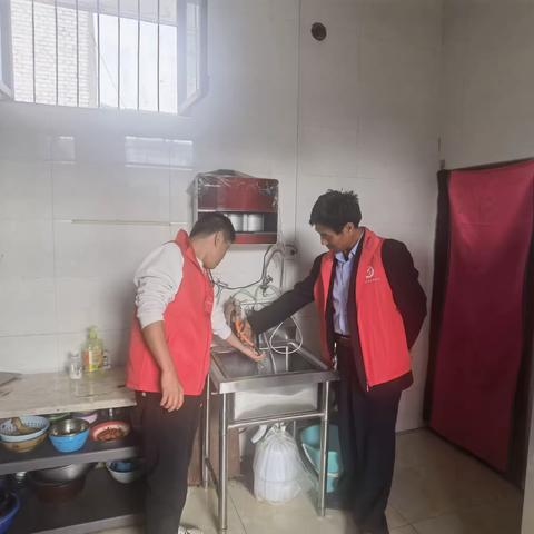 龙门镇东白矾社区4月10日工作动态: