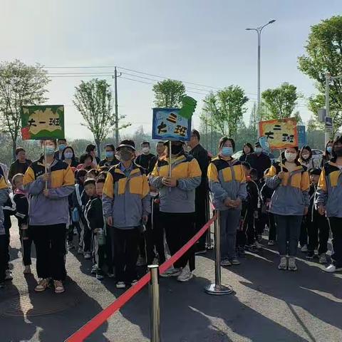 走进小学，感悟成长——信达城幼儿园2023届大班幼儿参观秀山二小活动