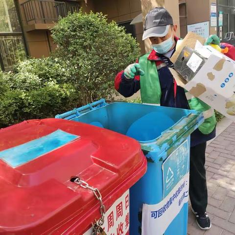 祥泰新河湾花园4月份第二周可回收物分类宣传