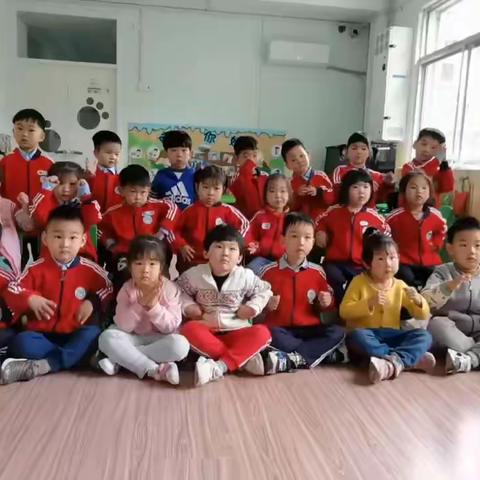 小三班《春晓》手势舞