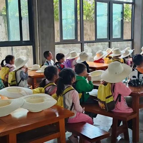 锦绣幼儿园研学旅行：爱在春天 乐在自然。