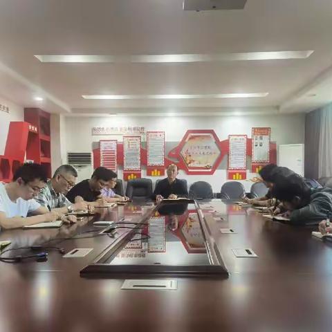 “四不两直”   防患未“燃”