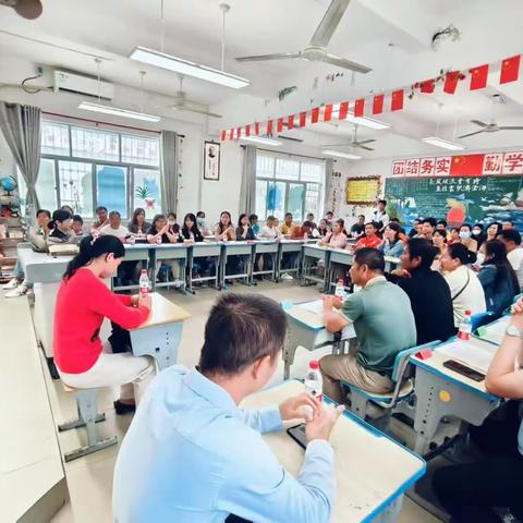 携手灌溉，静待花开——2023年八所中学高一（4）班家长会