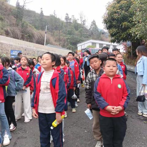 铜仁市滑石中心小学百花渡“厨神争霸·挑战自我”研学活动