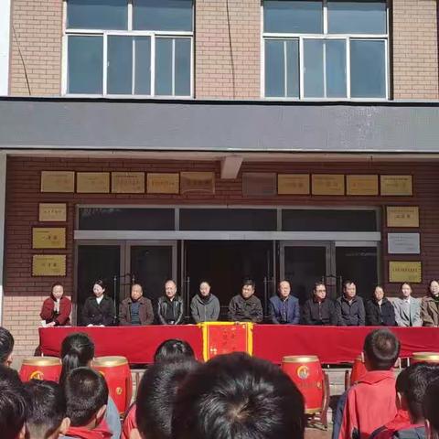 情系教育彰显真情，爱心助学造福桑梓——台头村委“献爱心、送真情”捐赠活动