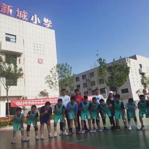 郑家镇中心学校篮球队在全区小学篮球联赛中取得佳绩