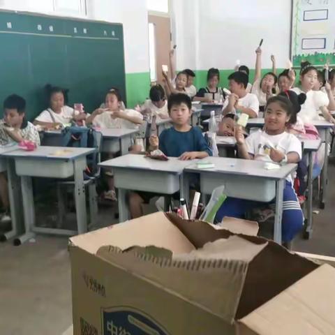 北票市第一小学三年二班生活纪实