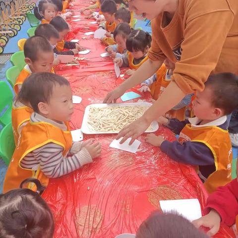 溪坂双艺幼儿园面食手工制作活动