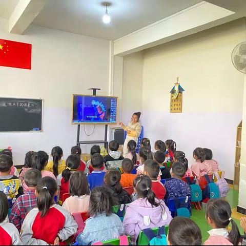 孟连智慧树幼儿园泼水节活动大五班