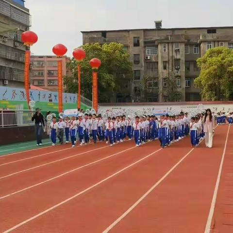 运动点燃激情 活力洋溢校园——实验小学三年级2011班